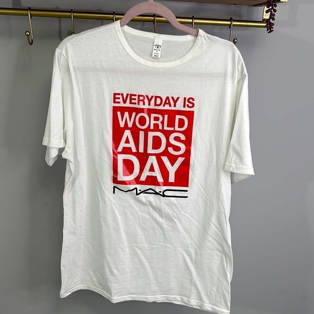 MAC Cosmetics White and Red Graphic T-Shirt